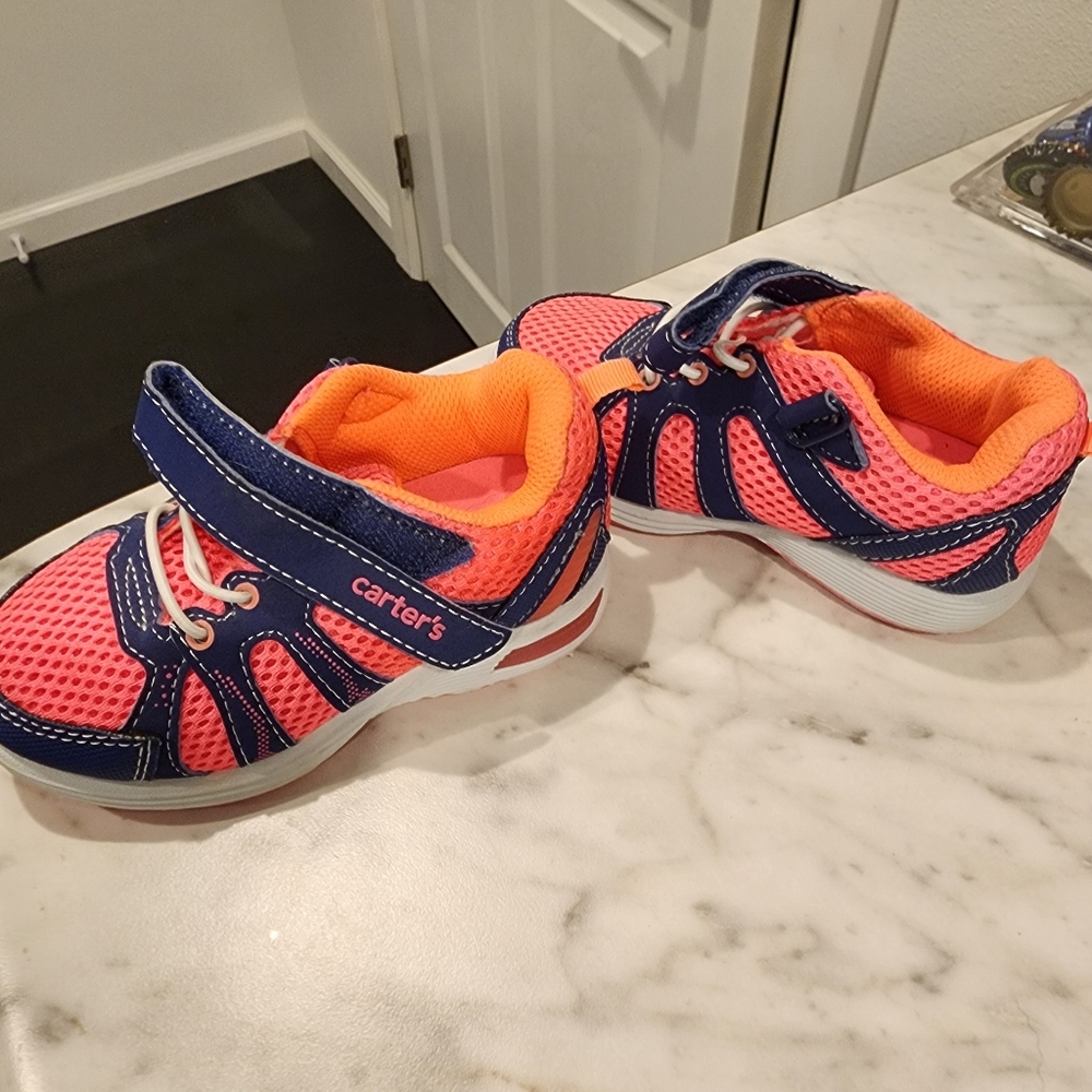 Toddler Size 8 Light Up Tennis Shoes